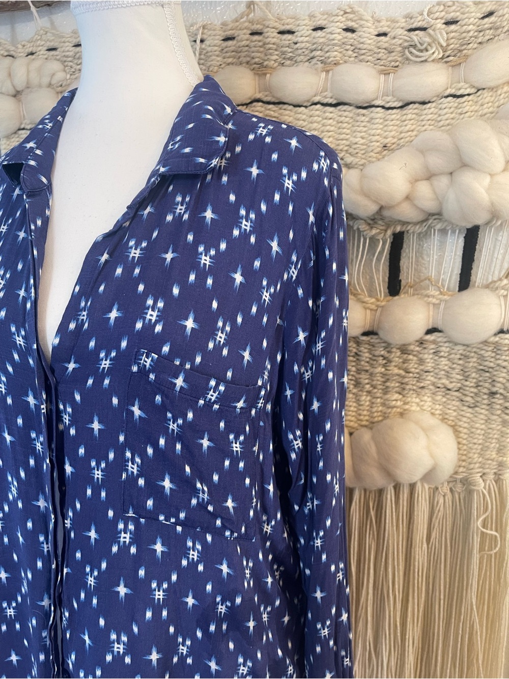 Anthropologie Cloth & Stone Lightweight Button Down Size L